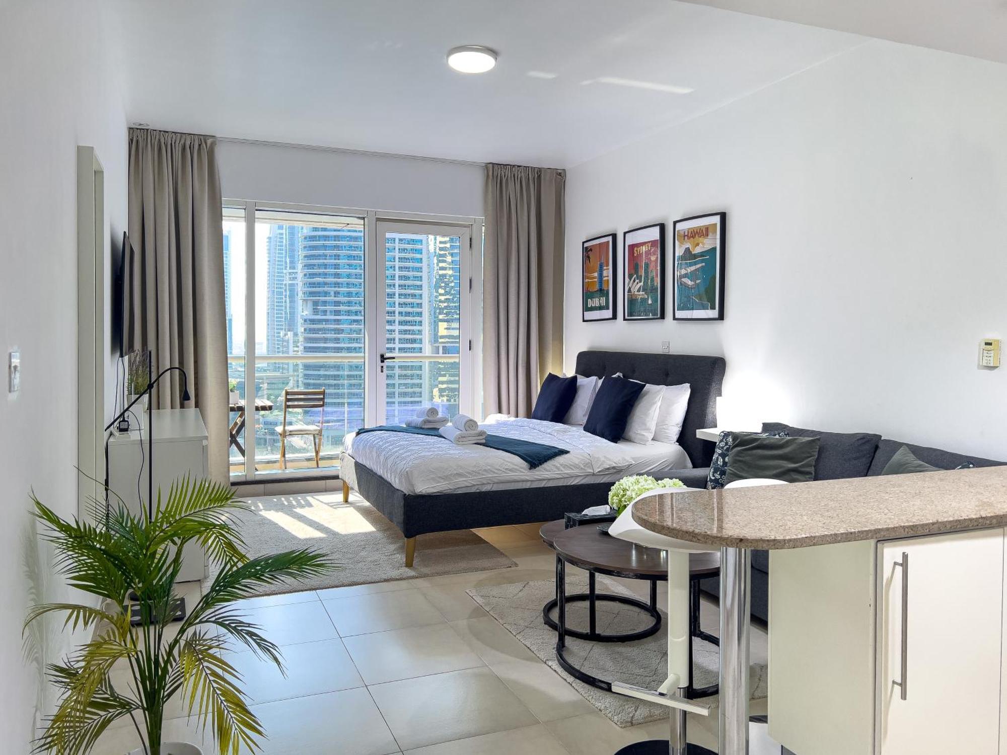 Lovely At The Arch Tower Jlt Apartment