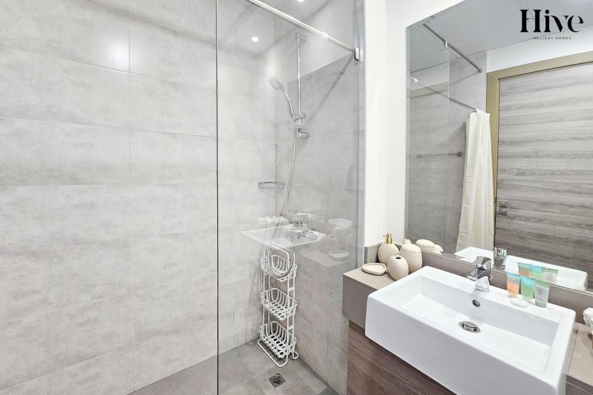 Cosy In Bloom Towers Jvc Apartment Dubai