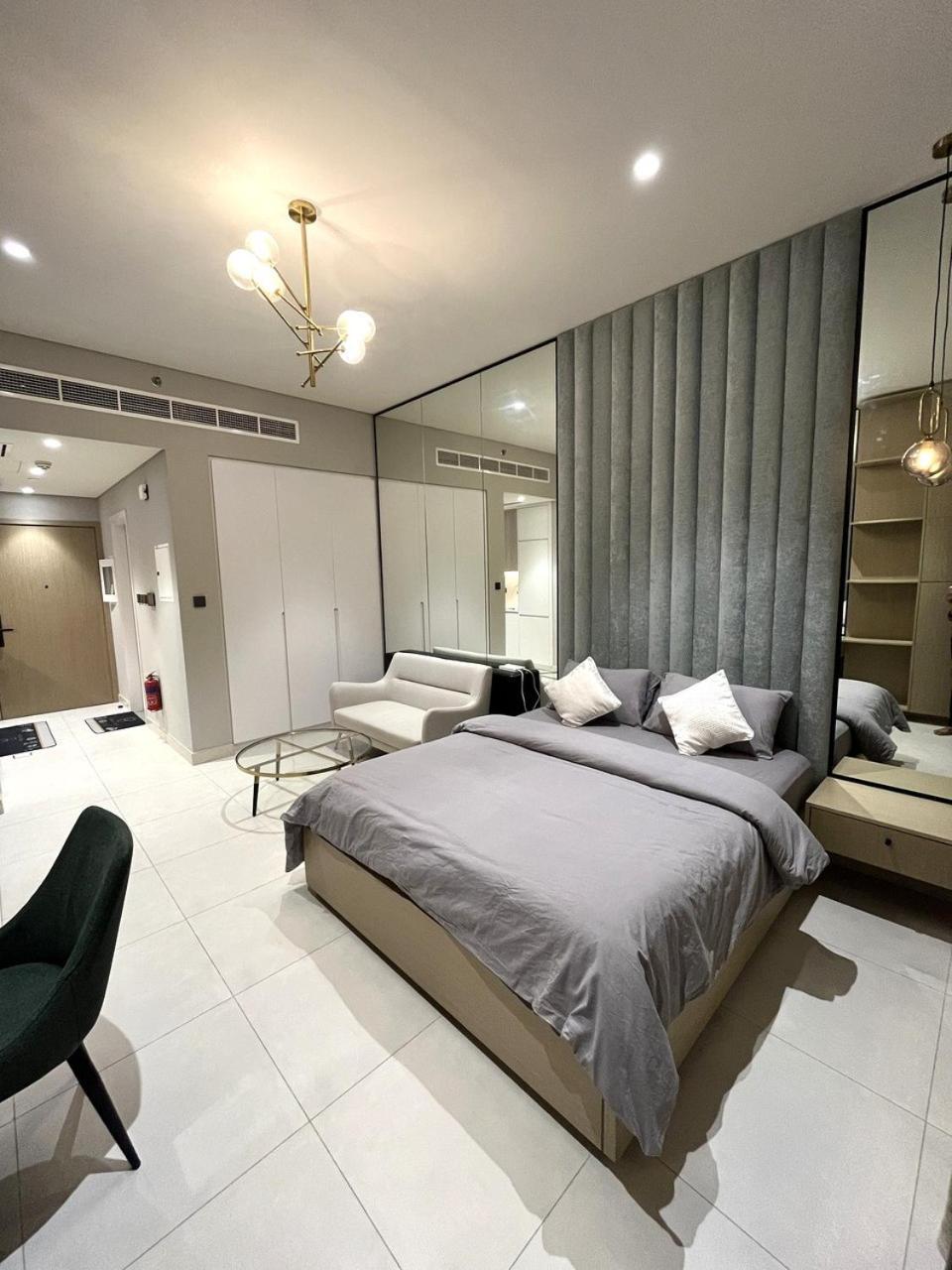 Apartment New Luxury Near Marina-4min Walk From Metro Dubai