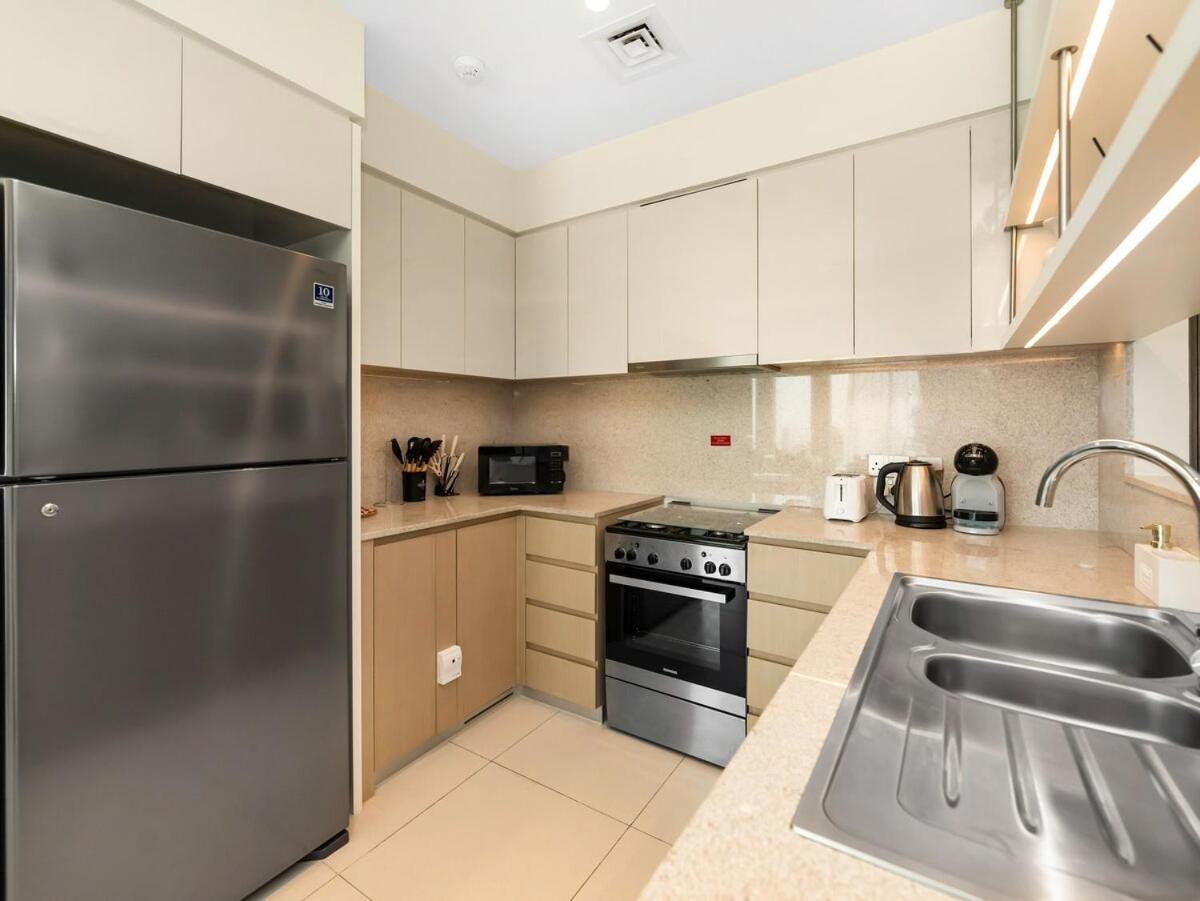 Luxury 3 Bedroom Full Burj Khalifa And Fountain View Apartment *