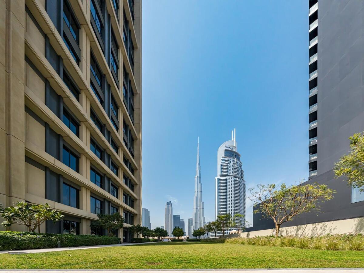 Luxury 3 Bedroom Full Burj Khalifa And Fountain View Apartment *