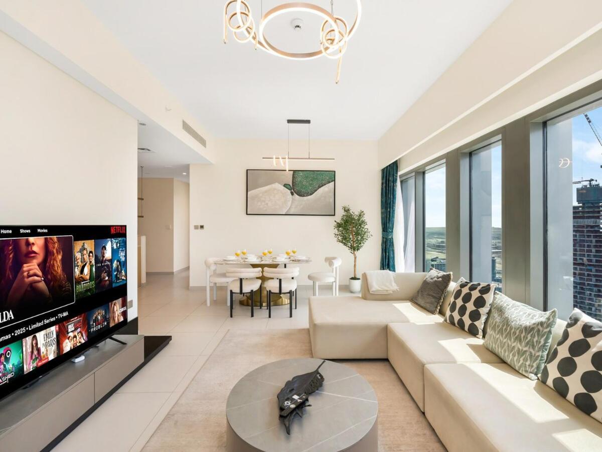 Luxury 3 Bedroom Full Burj Khalifa And Fountain View Apartment *