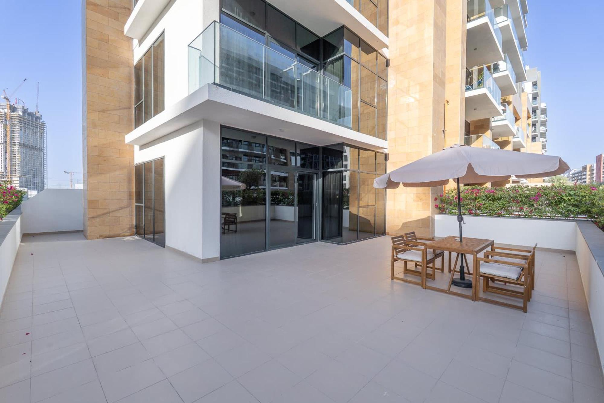 Indulging 1 Bedroom In Azizi Riviera 6 Dubai