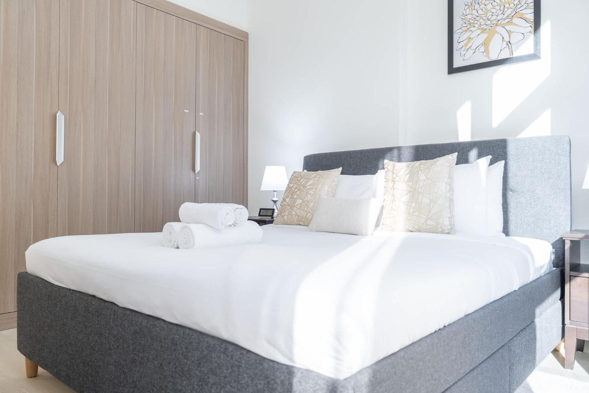 Indulging 1 Bedroom In Azizi Riviera 6 * Dubai