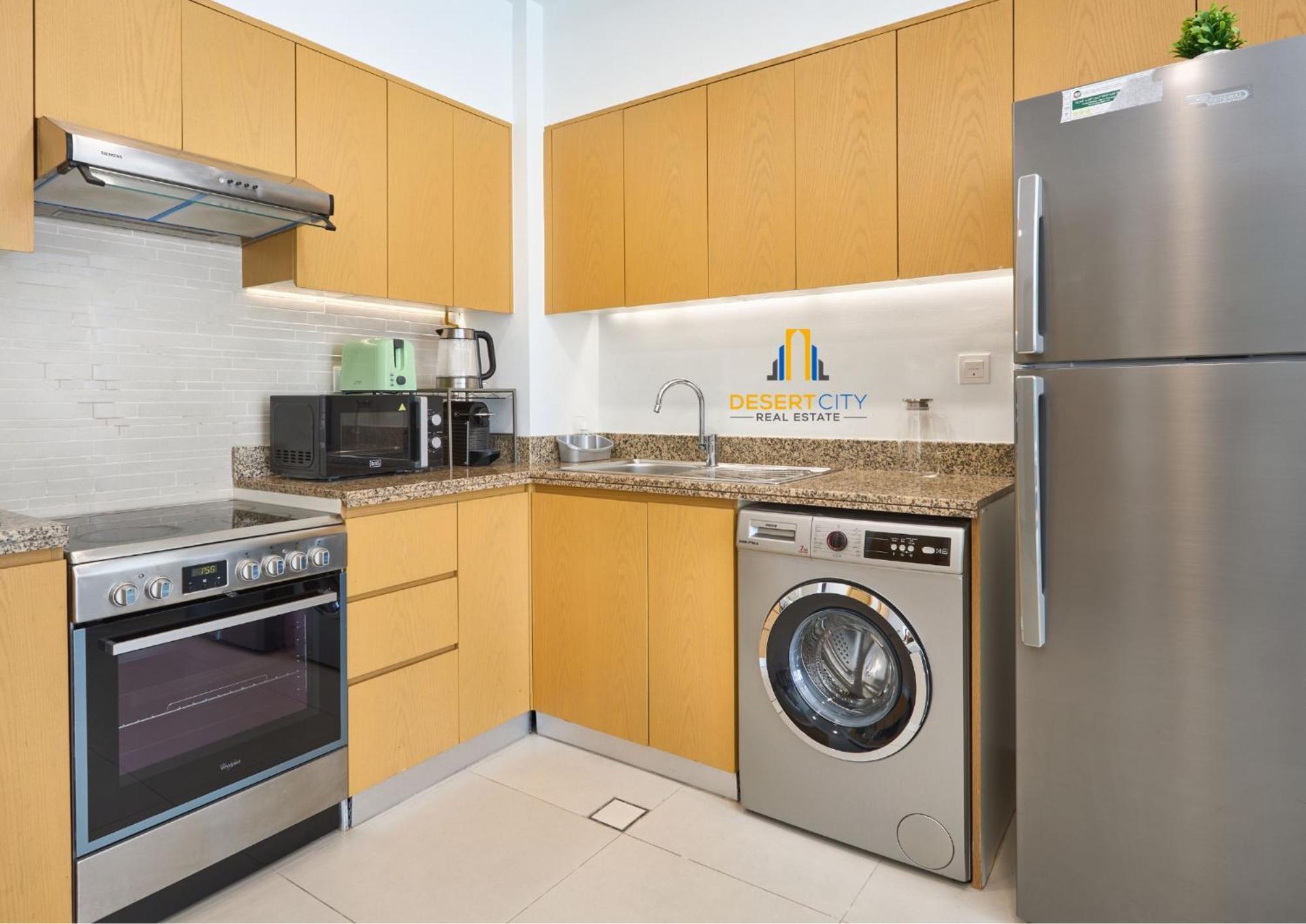 Fully Furnished 1 Bed In Business Bay, Hosted By Desert * Dubai