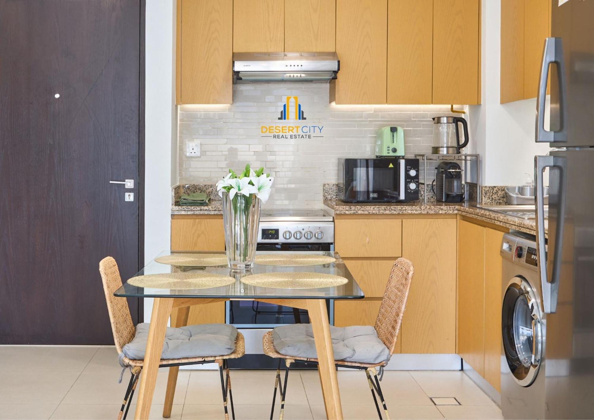 Fully Furnished 1 Bed In Business Bay, Hosted By Desert *