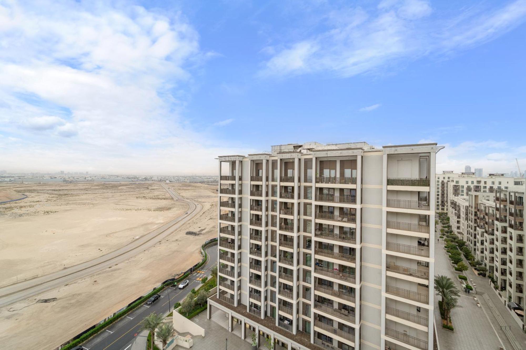 Luxe 1br In Orchid Creek With Balcony Pool & Gym Apartment