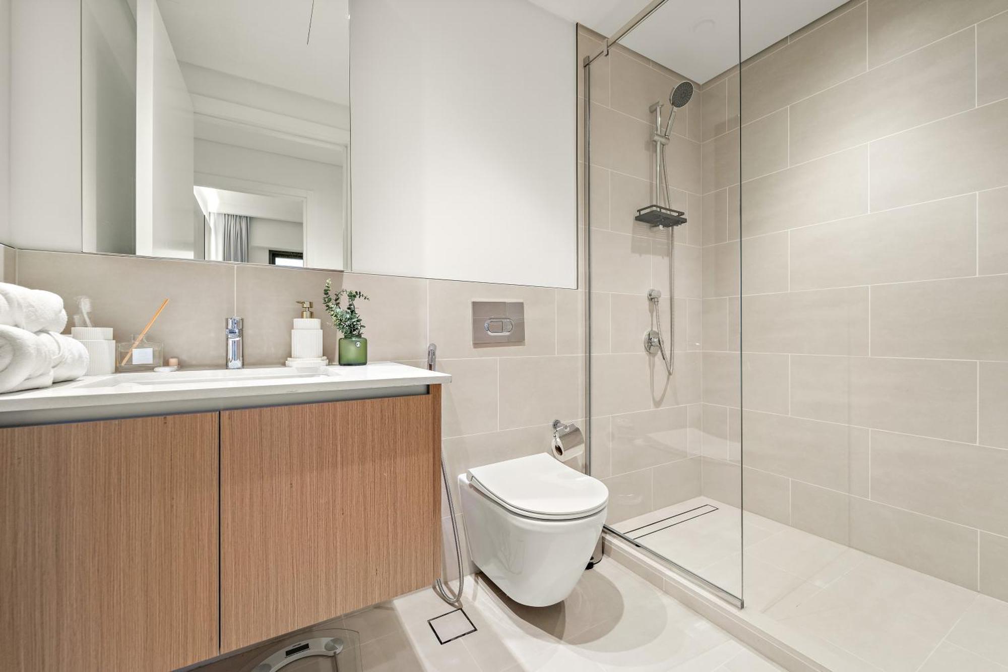 Apartment Luxe 1br In Orchid Creek With Balcony Pool & Gym *