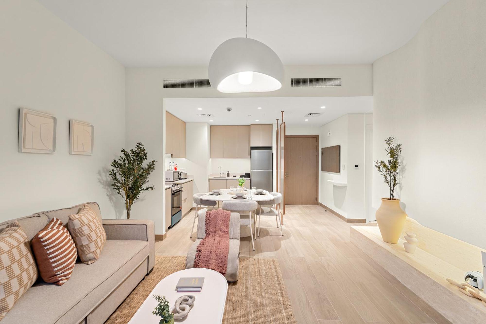 Luxe 1br In Orchid Creek With Balcony Pool & Gym Apartment *