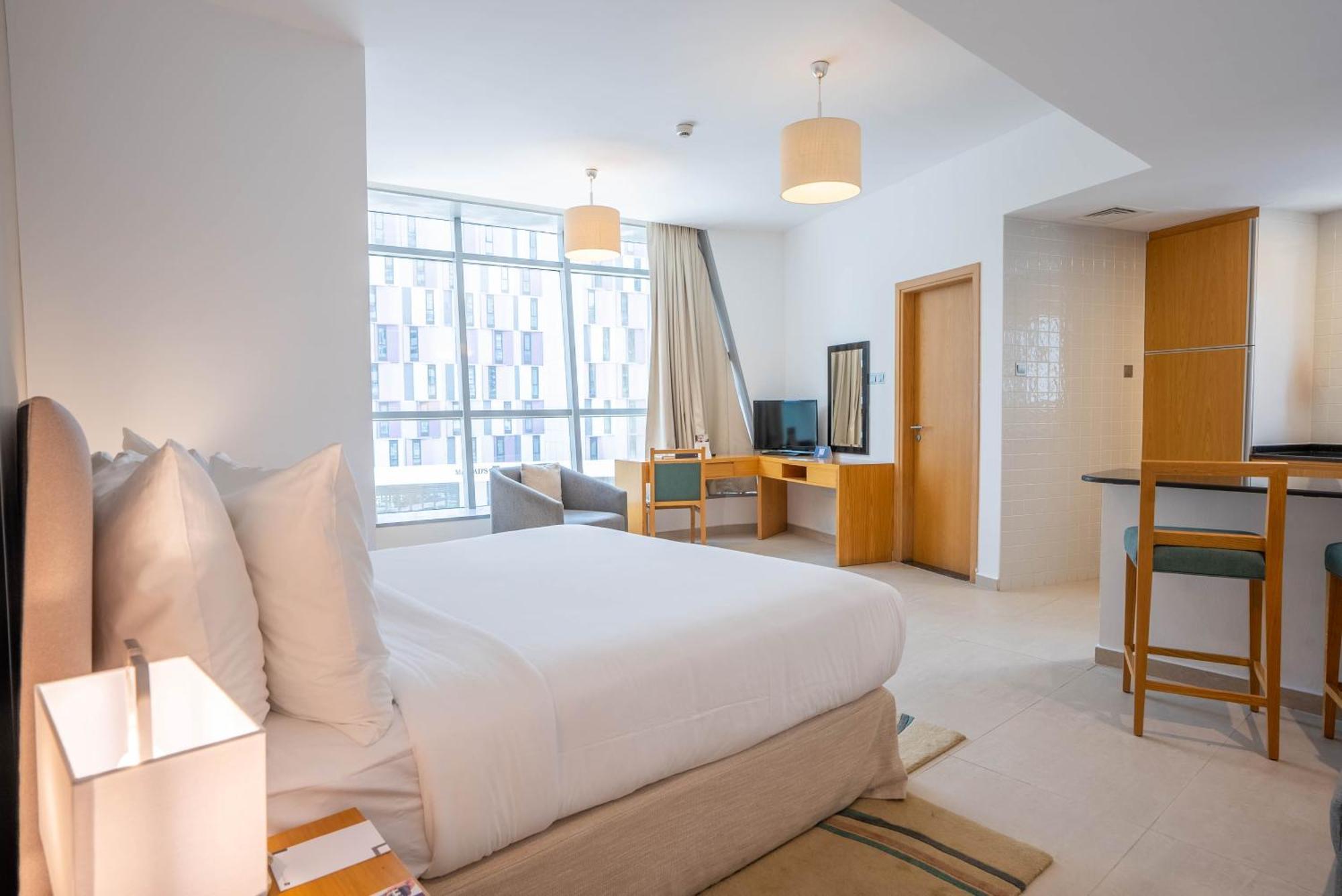 Grand Heights 4*