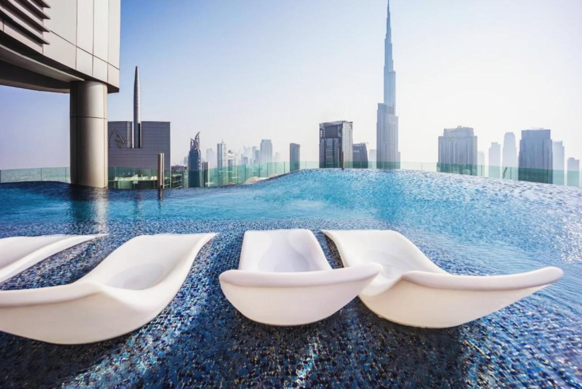Paramount Tower And Residences With Infinity Sky Pool