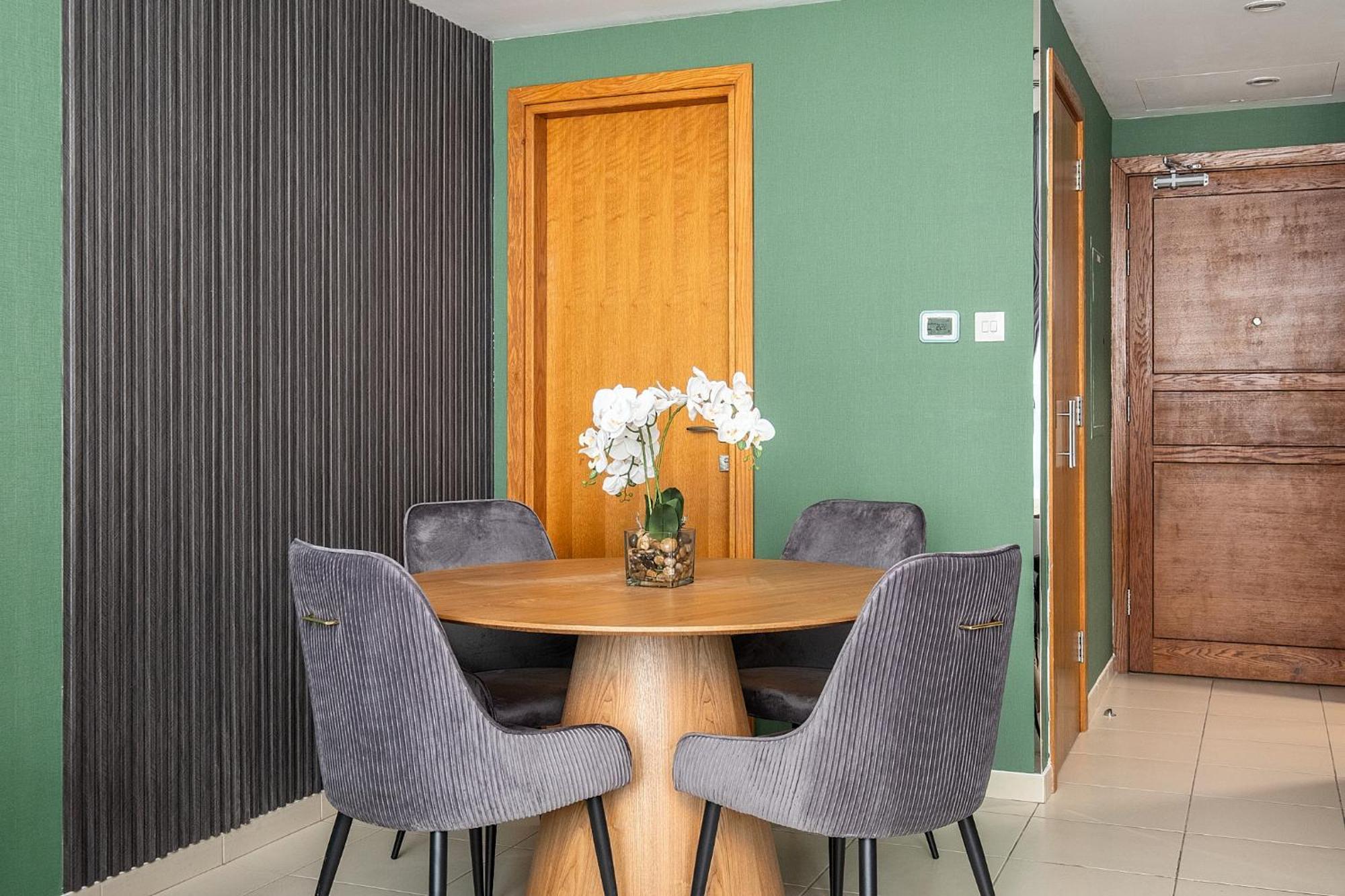 Escape 24 Homes - Bay Square - Business Bay Apartment