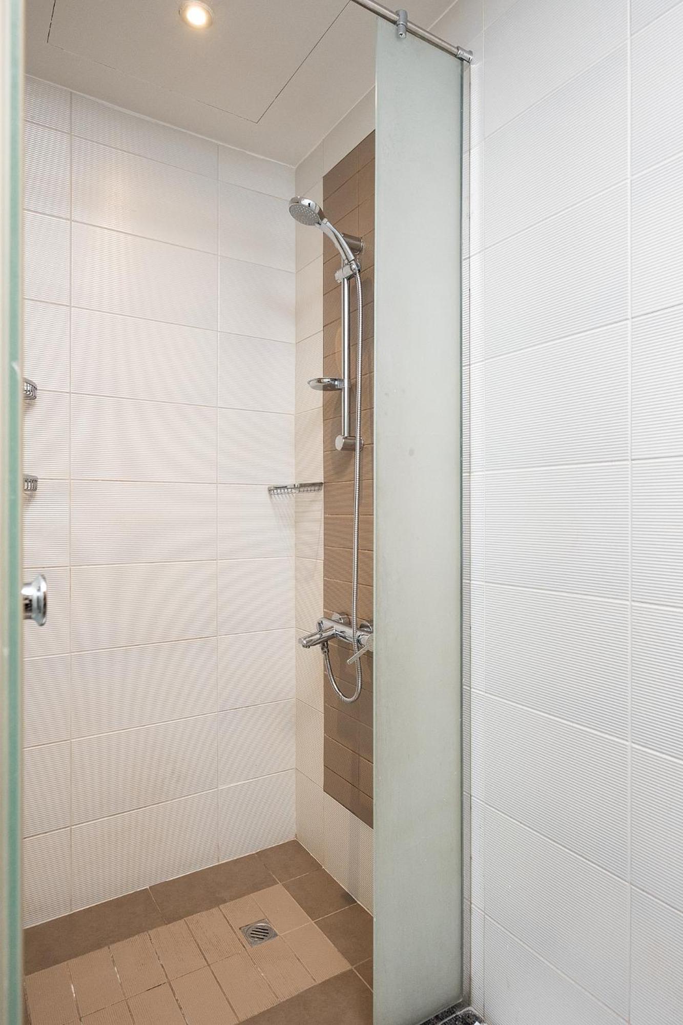 Escape 24 Homes - Bay Square - Business Bay * Dubai