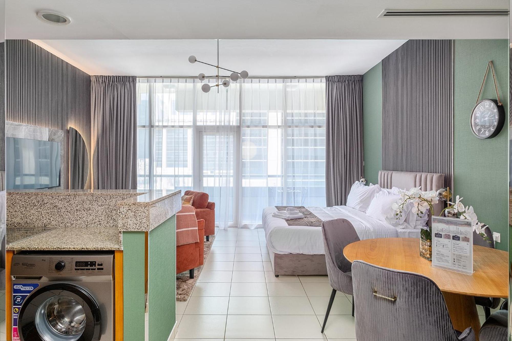Apartment Escape 24 Homes - Bay Square - Business Bay