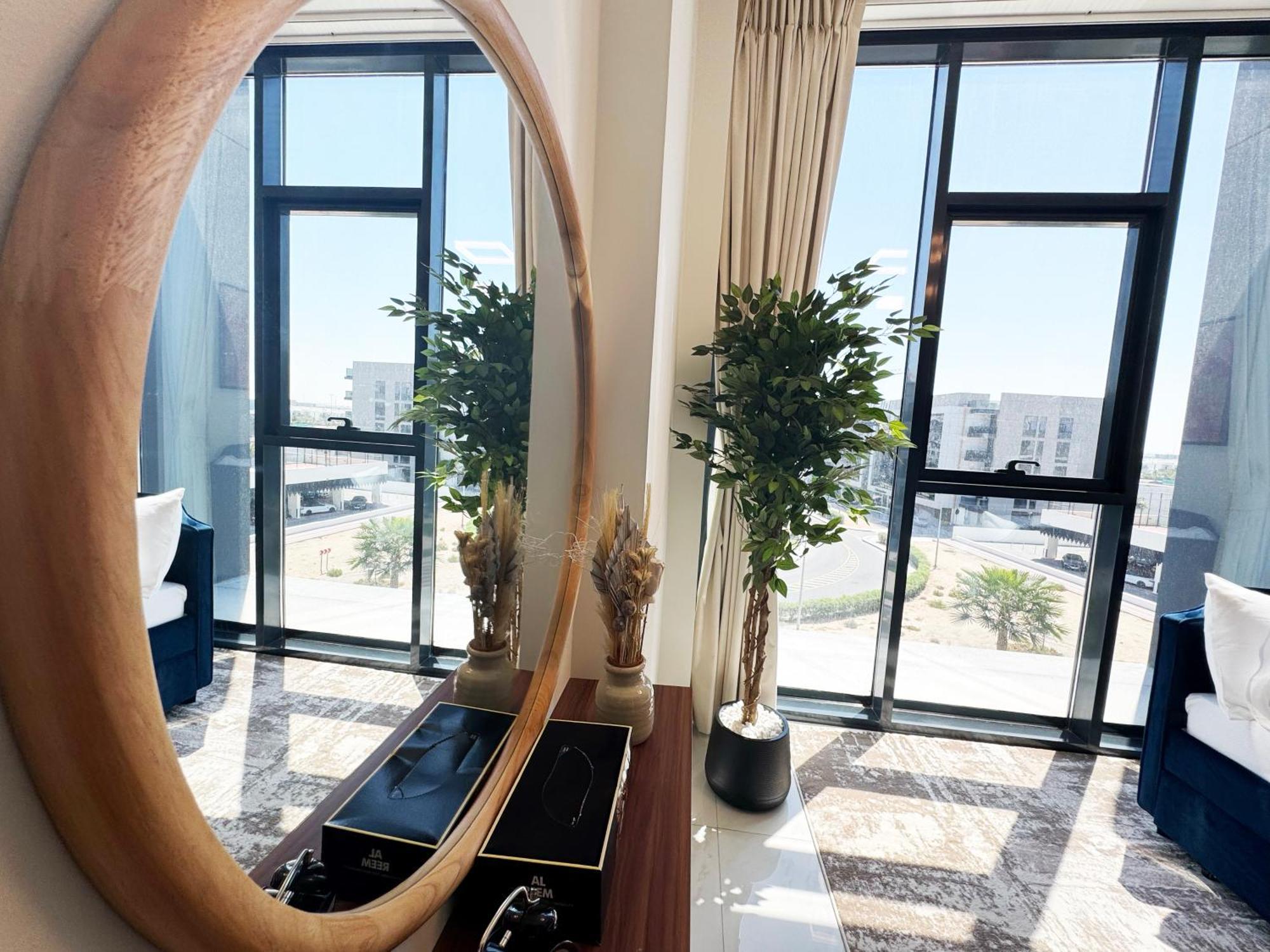 Great Magnificent Brand New With Private Pool Dubai