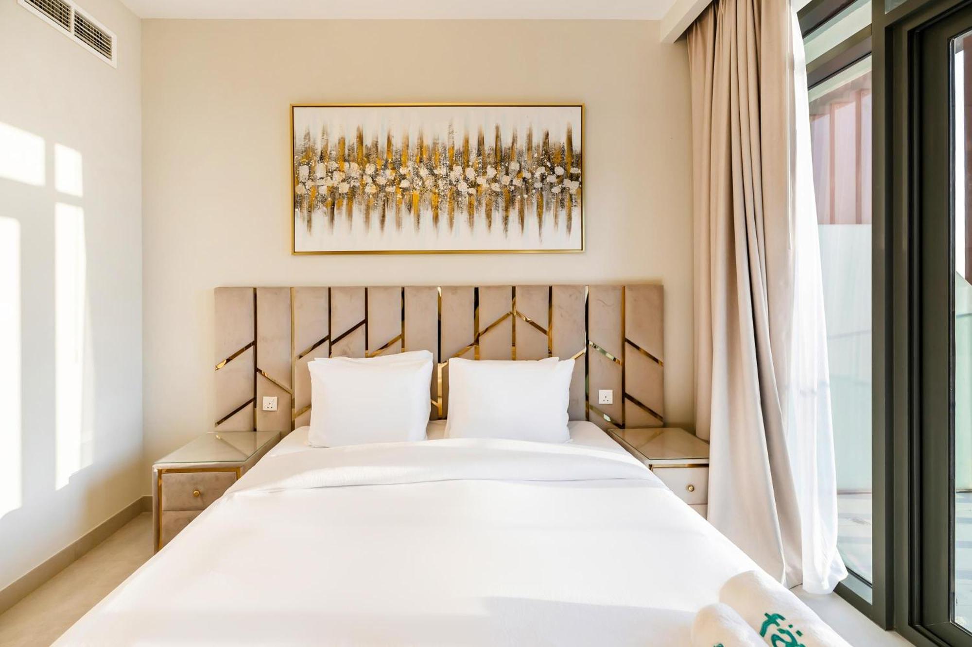 Fam Living - Elegant In Azizi Greenfield Apartment Dubai