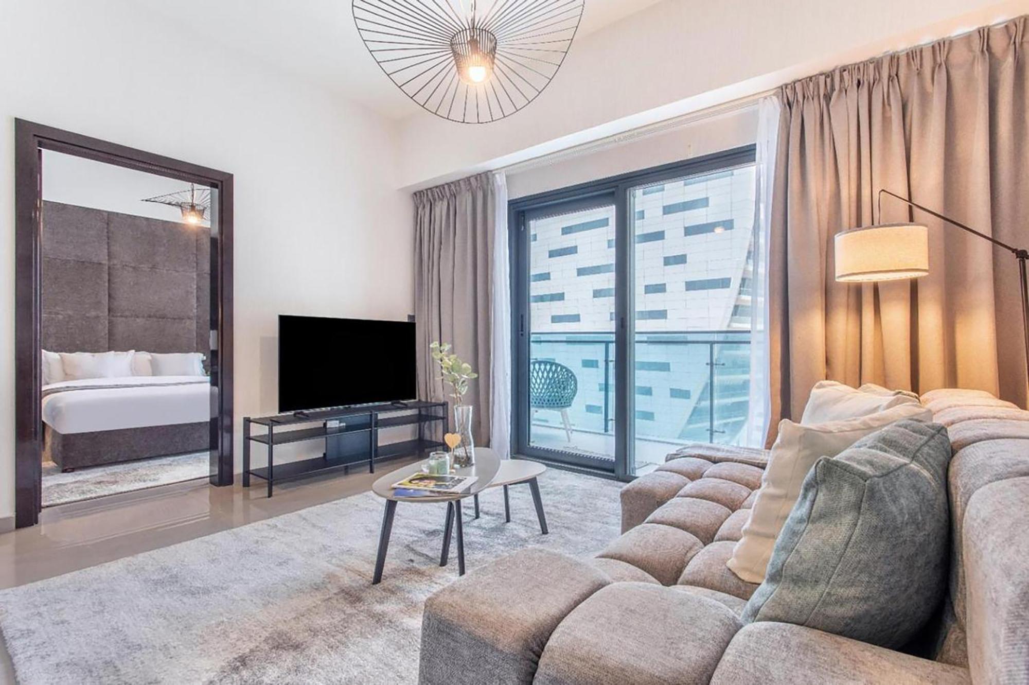 Bright & Beautiful 1-bedroom Apartment Dubai
