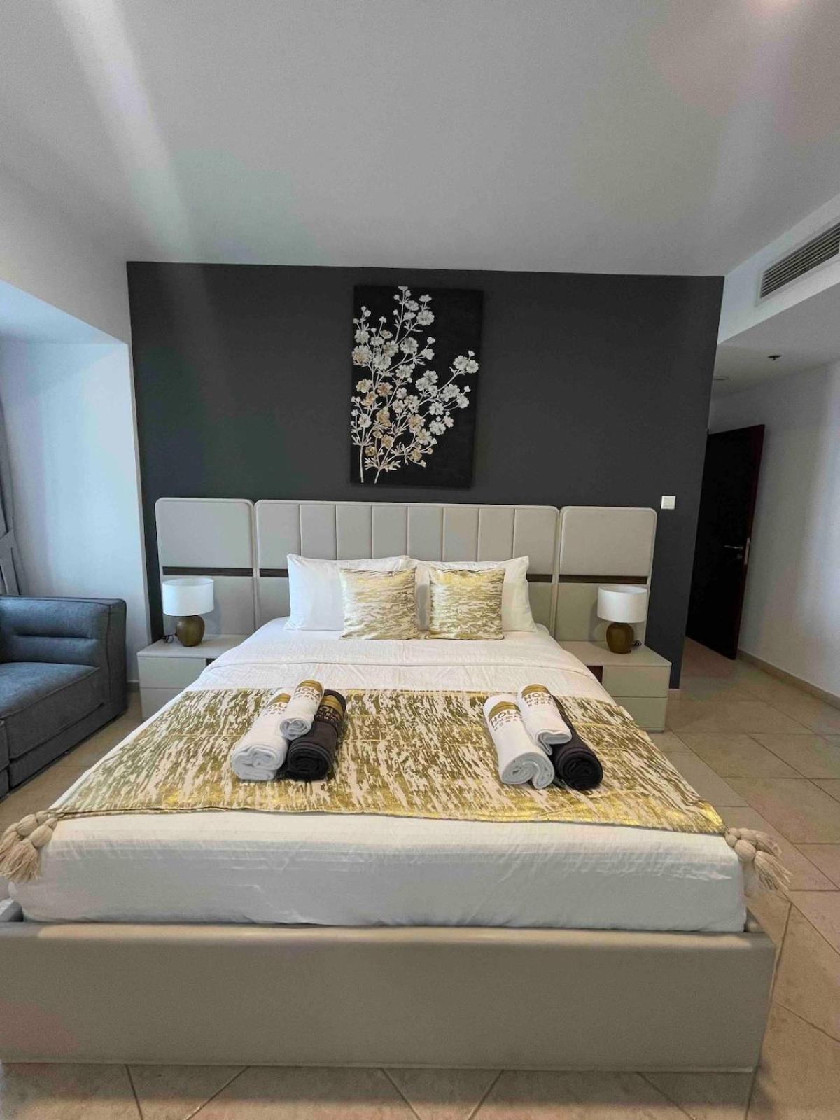 Luxury 2-bedroom In Marina With Sea View