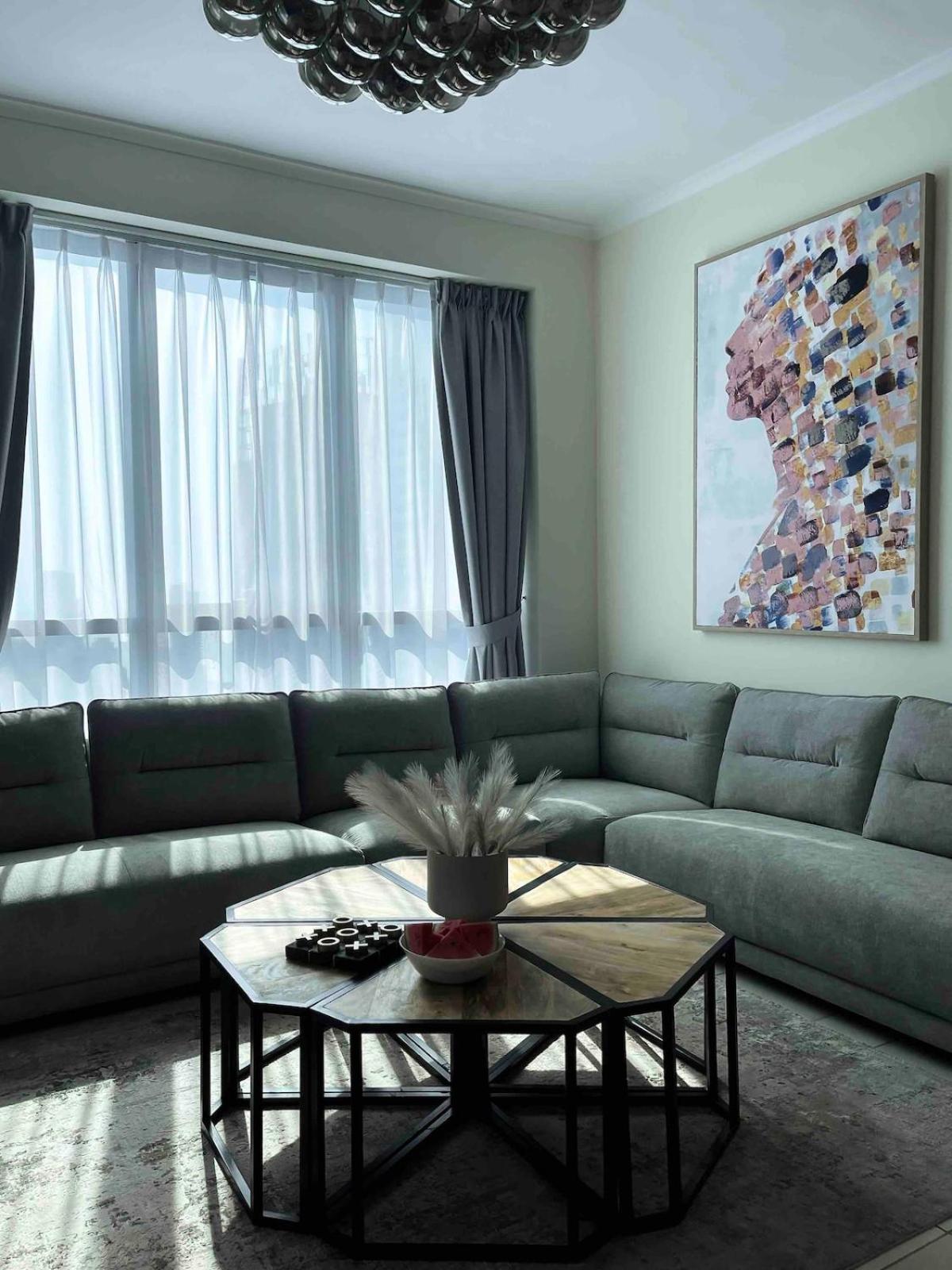 Modern Skyline 2-bedroom With Sea View Dubai