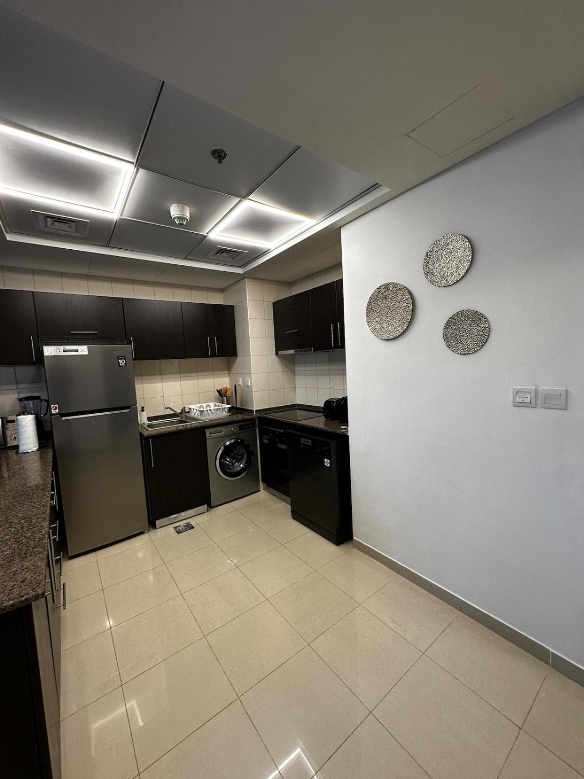Modern One-bedroom In Heart Of Marina Apartment *