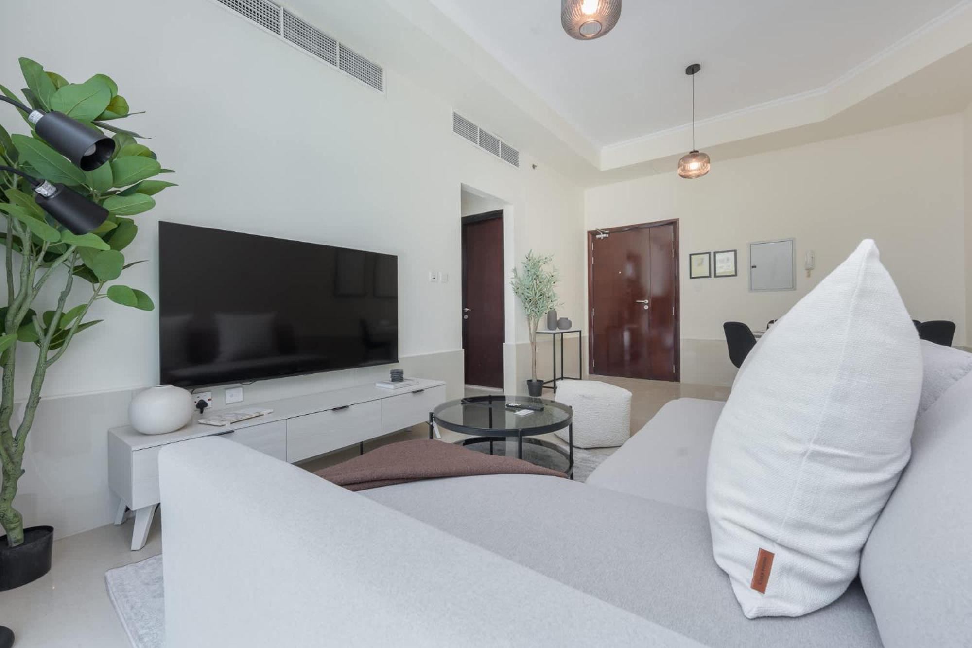 Center And Cozy 1 Bedroom In Dec Tower 1