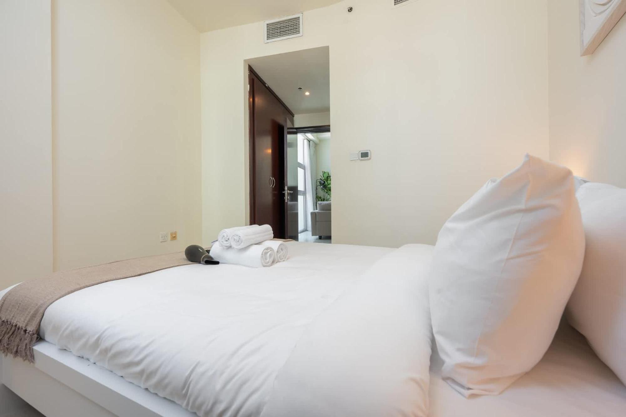 Center And Cozy 1 Bedroom In Dec Tower 1 Dubai