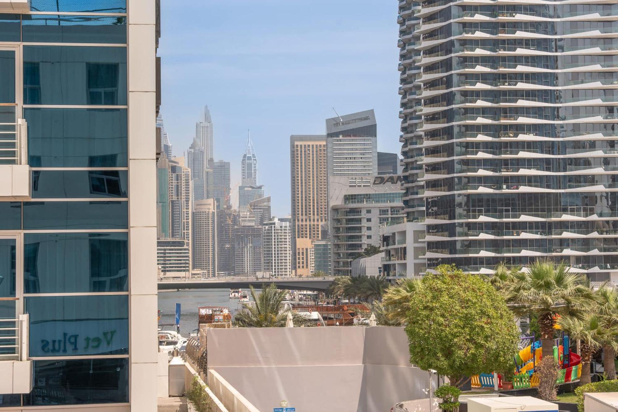 Apartment Center And Cozy 1 Bedroom In Dec Tower 1 Dubai
