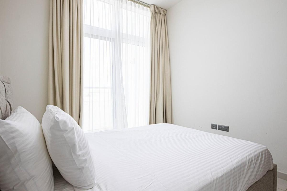 Exclusive Fully Furnished *