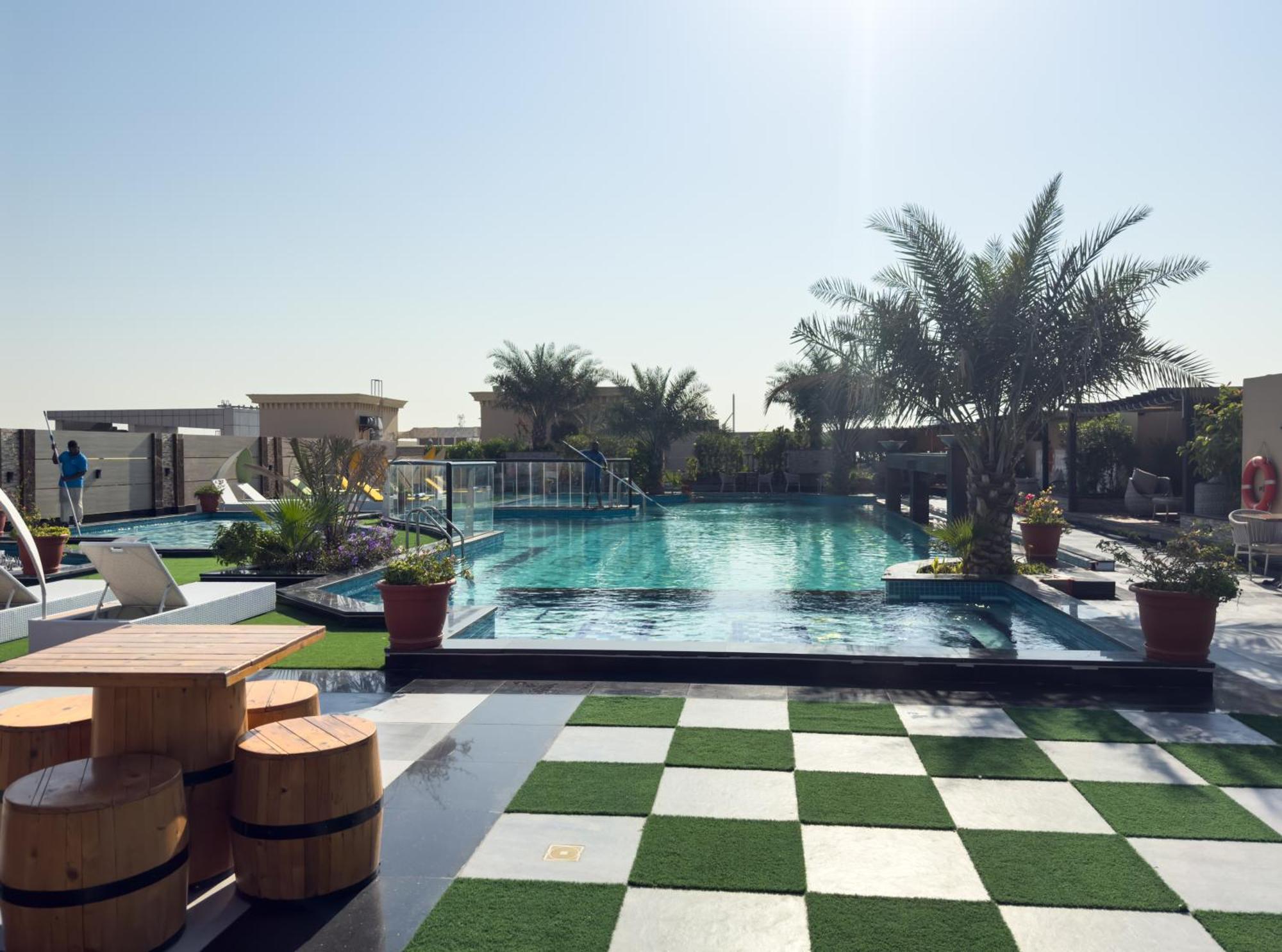 New Luxe 2 Br Apartment Dubai