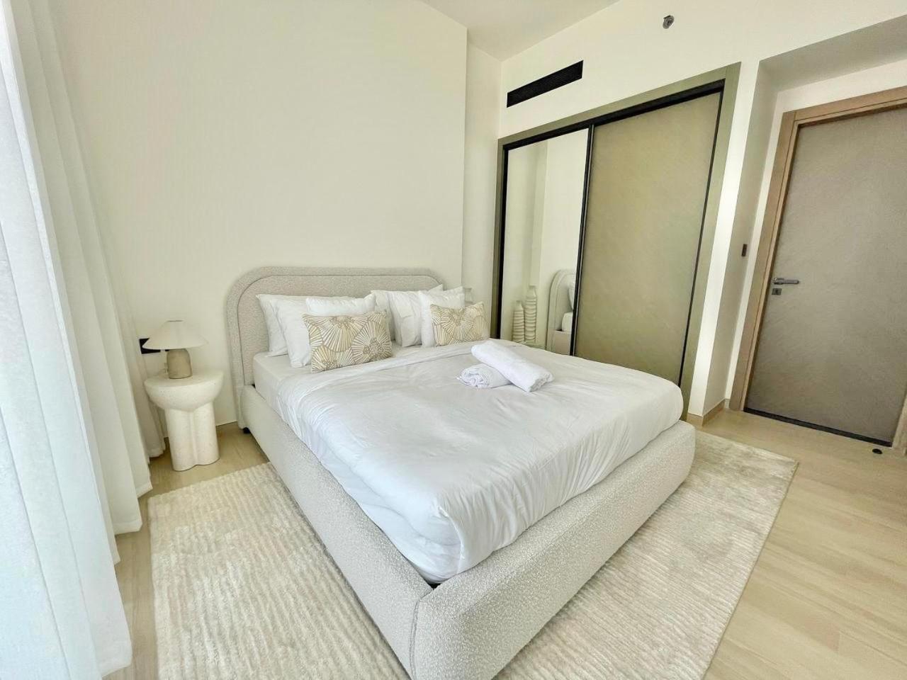Calm, Modern & Stylish 1br In Jvc