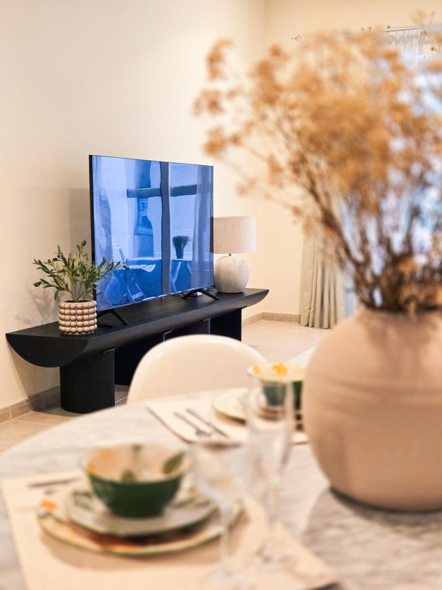 Apartment Fabulous 1br In Marina Near With Sea Views *