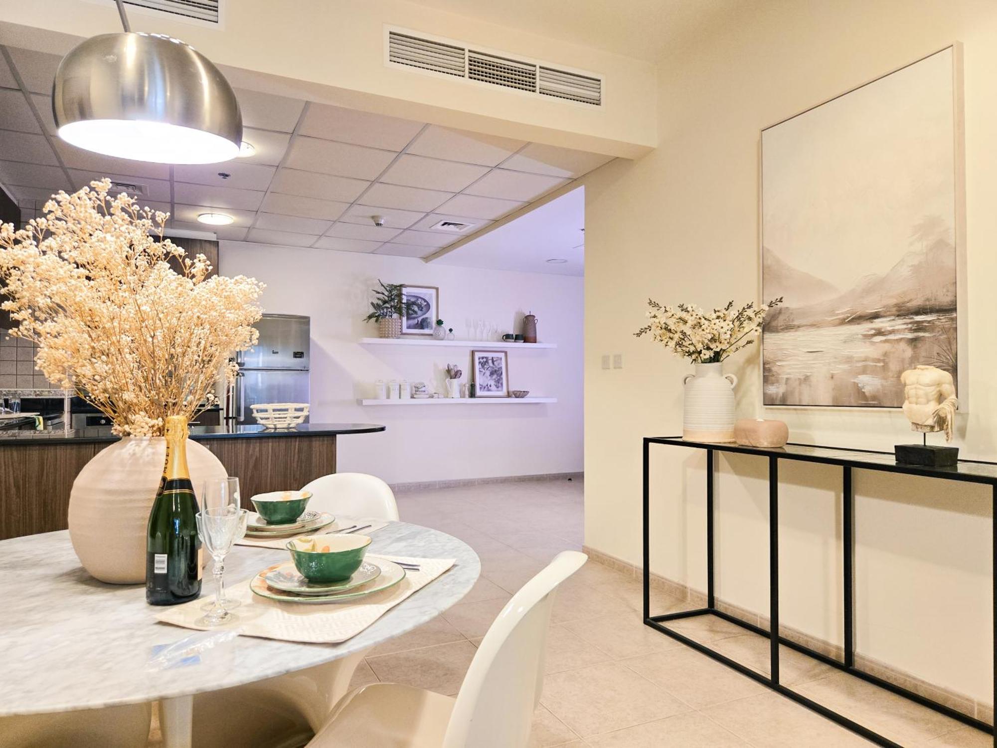Apartment Fabulous 1br In Marina Near With Sea Views *