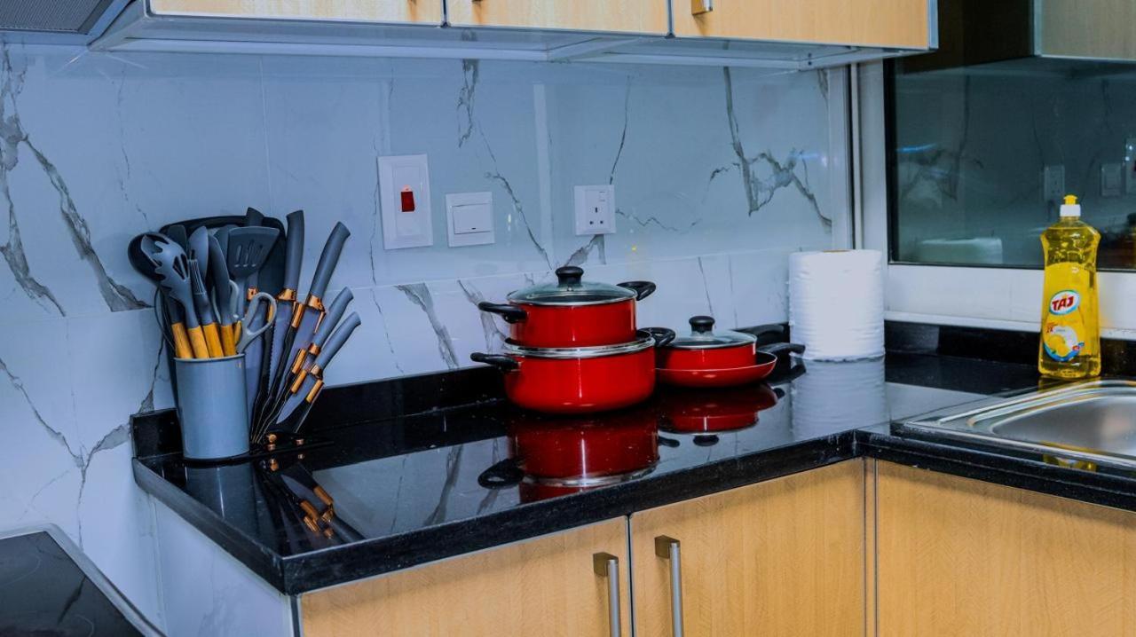 Cozy-3bhk-apartment *