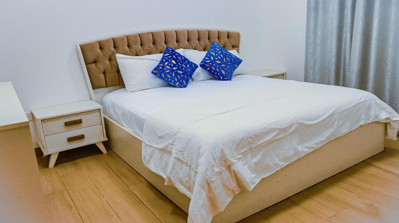 Cozy-3bhk-apartment