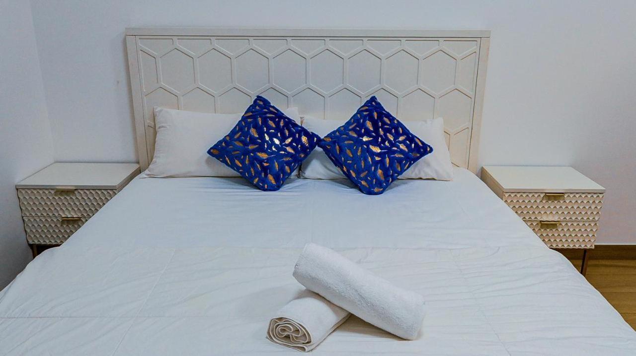Cozy-3bhk-apartment * Dubai