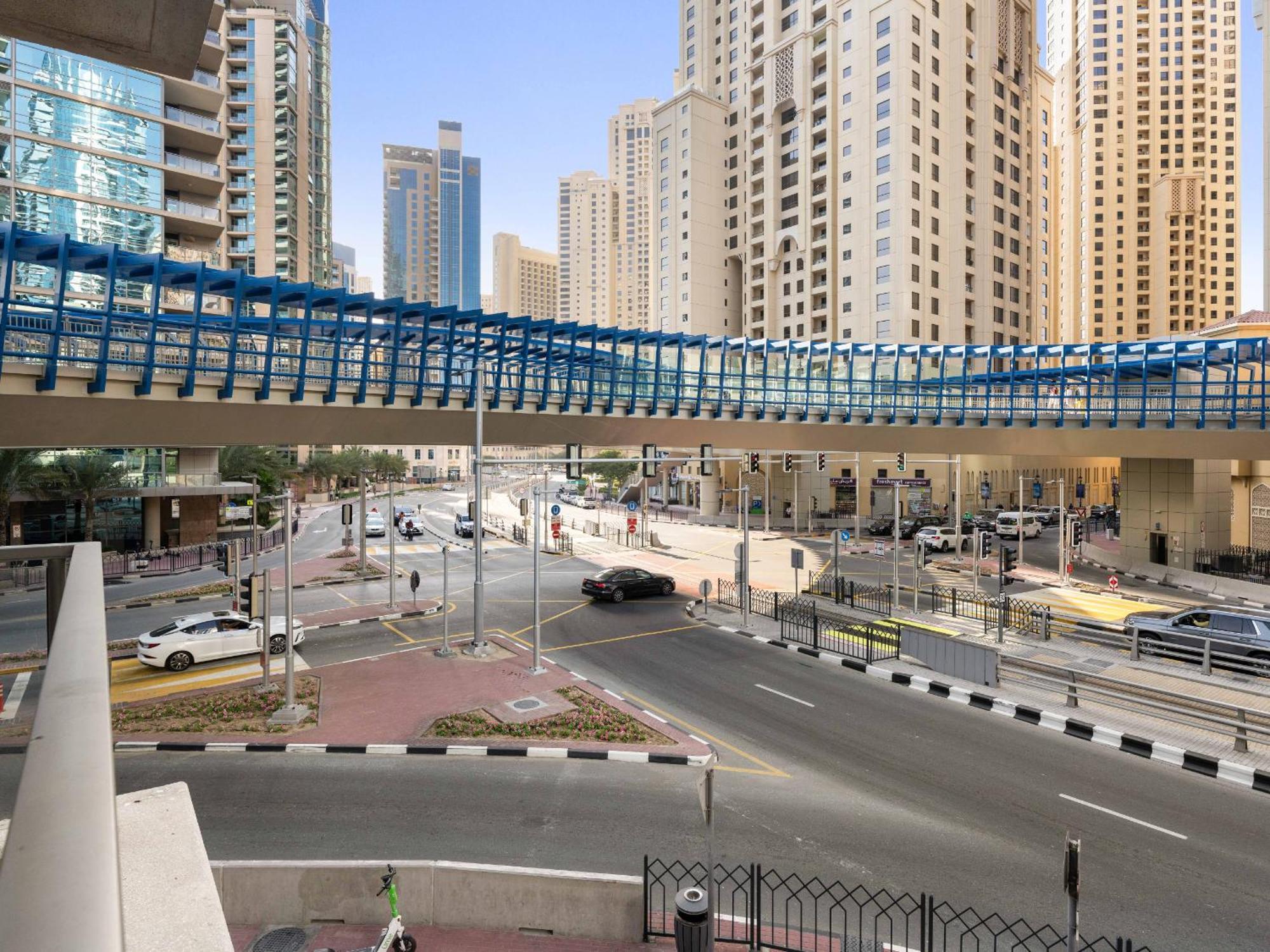 Apartment Stylish & Lively 1bdr In Marina Quay Dubai