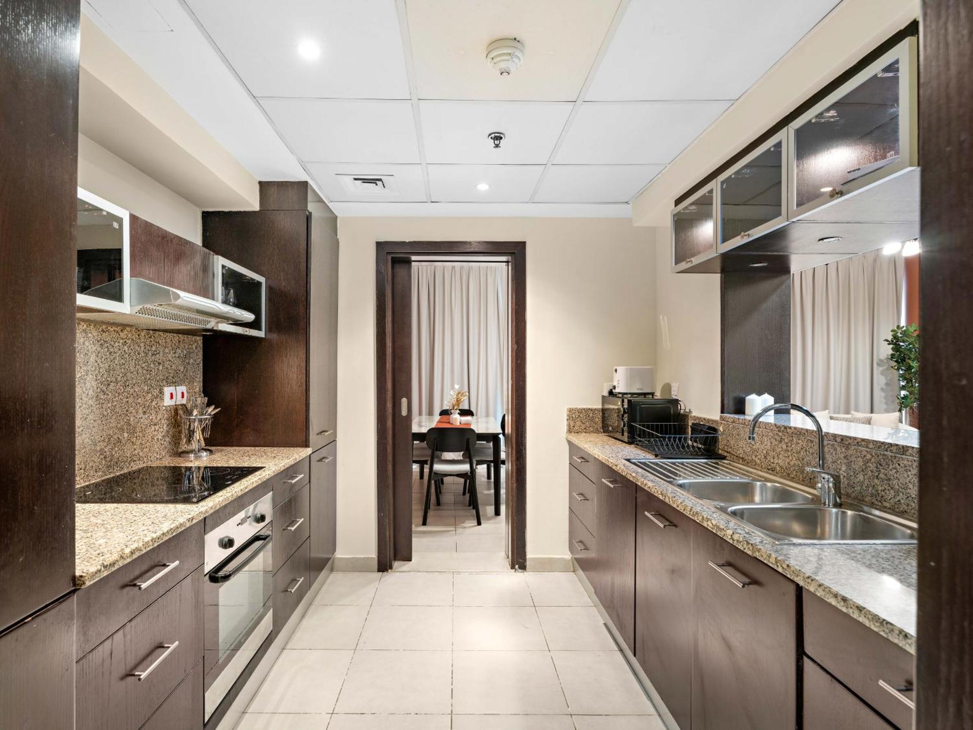 Stylish & Lively 1bdr In Marina Quay * Dubai