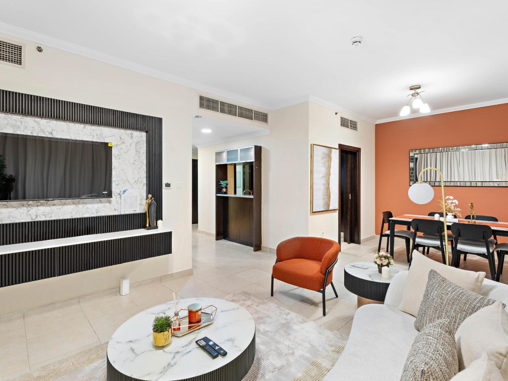 Stylish & Lively 1bdr In Marina Quay * Dubai