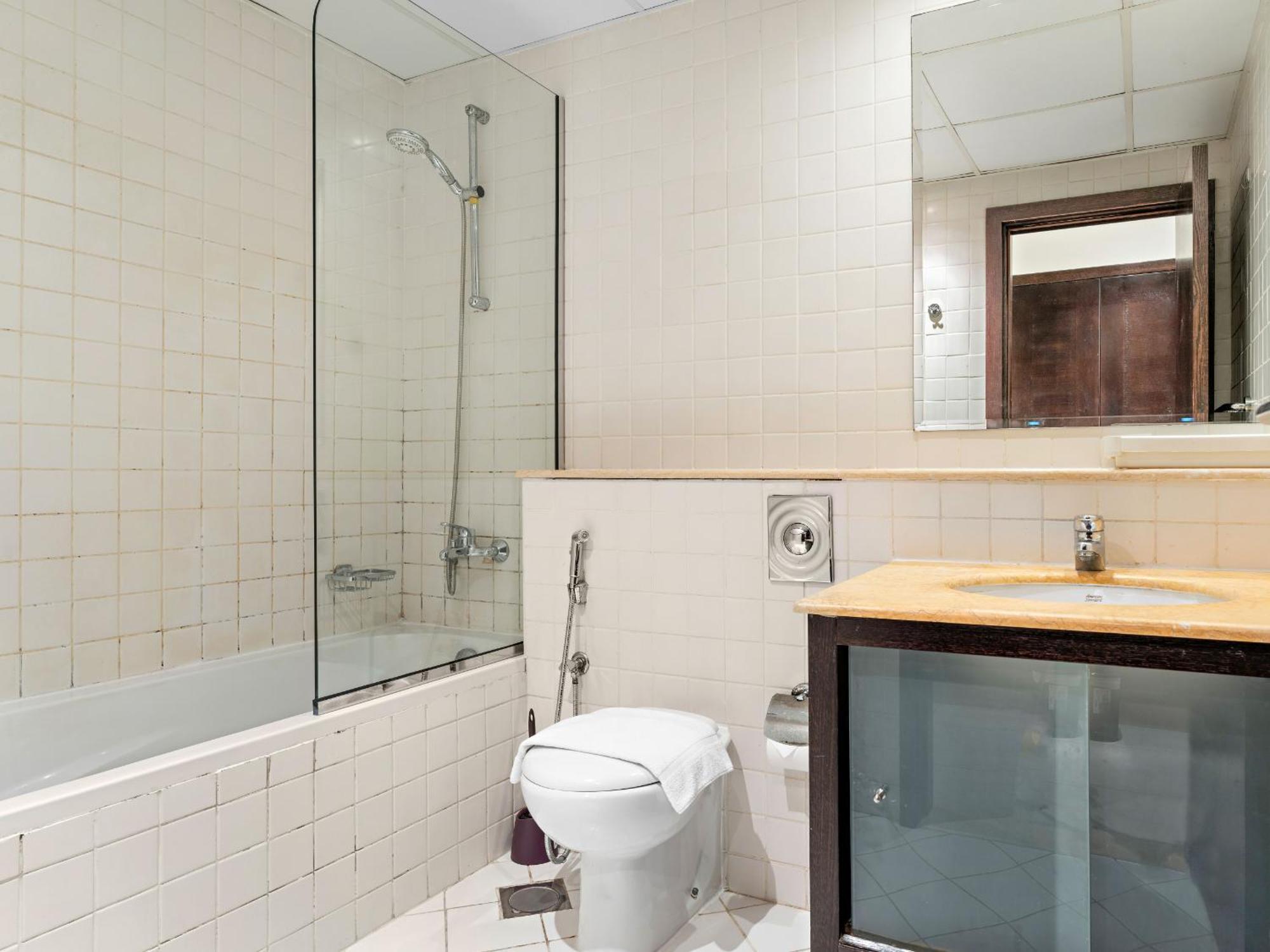 Stylish & Lively 1bdr In Marina Quay * Dubai