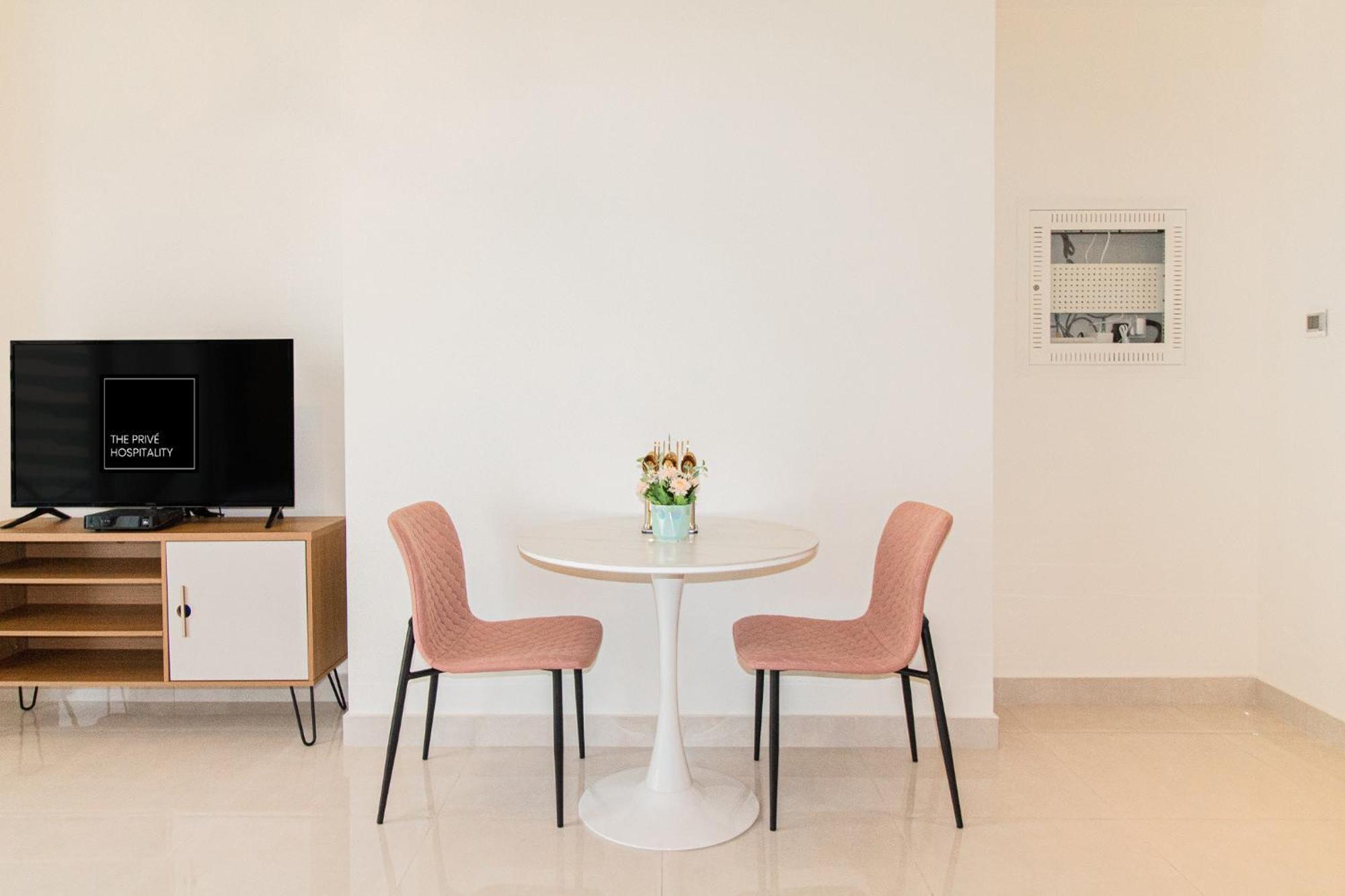 Apartment Cozy Haven In Ag Tower - Business Bay Dubai