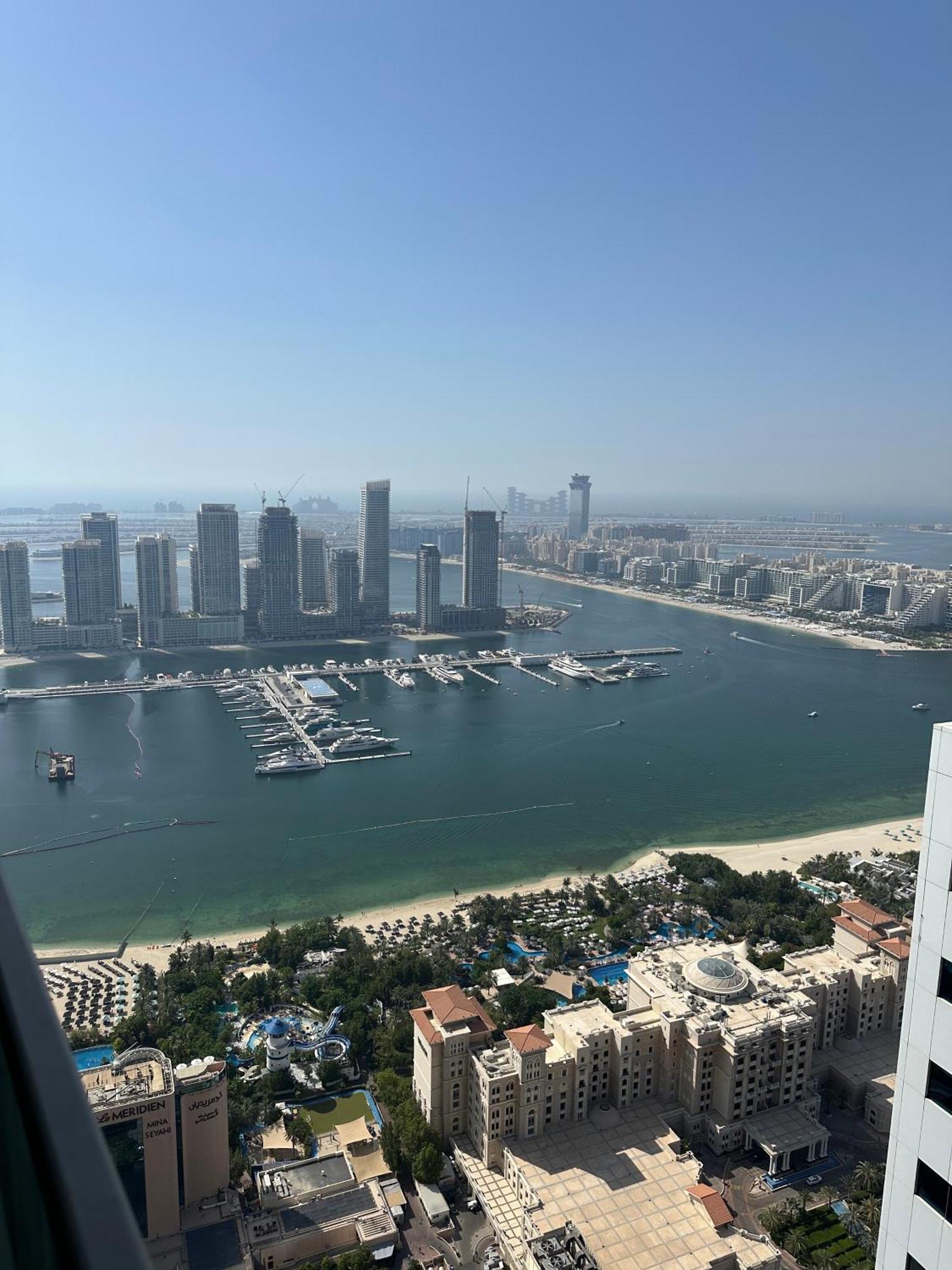 Ocean Heights Palm View 1 Bedroom Apartment *