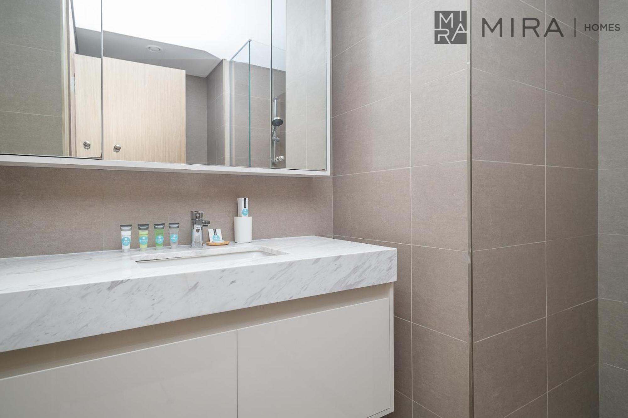 Mira Homes - Luxury 2 Bedroom In Burj Royale Close To Burj Khalifa