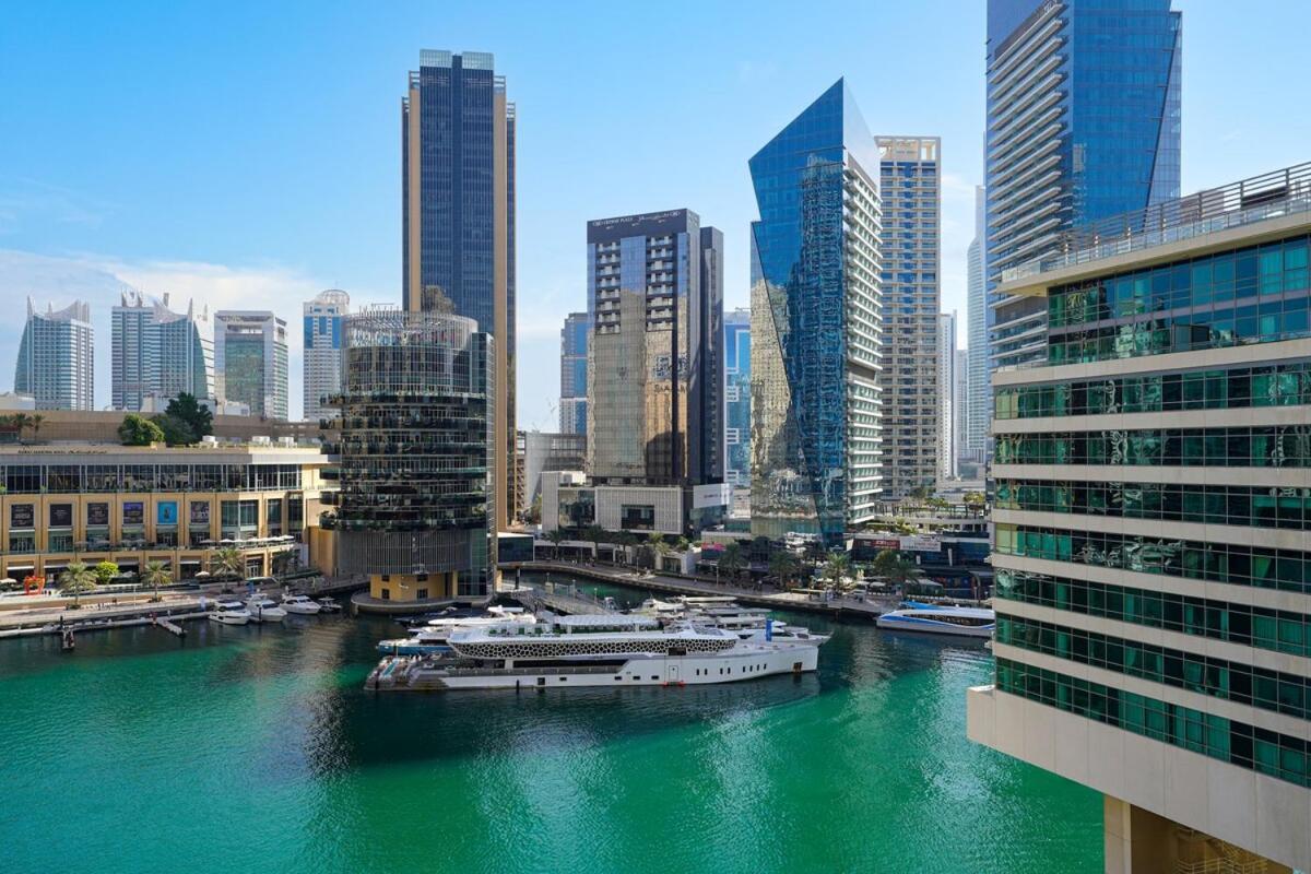 Luxury With Stunning Marina View
