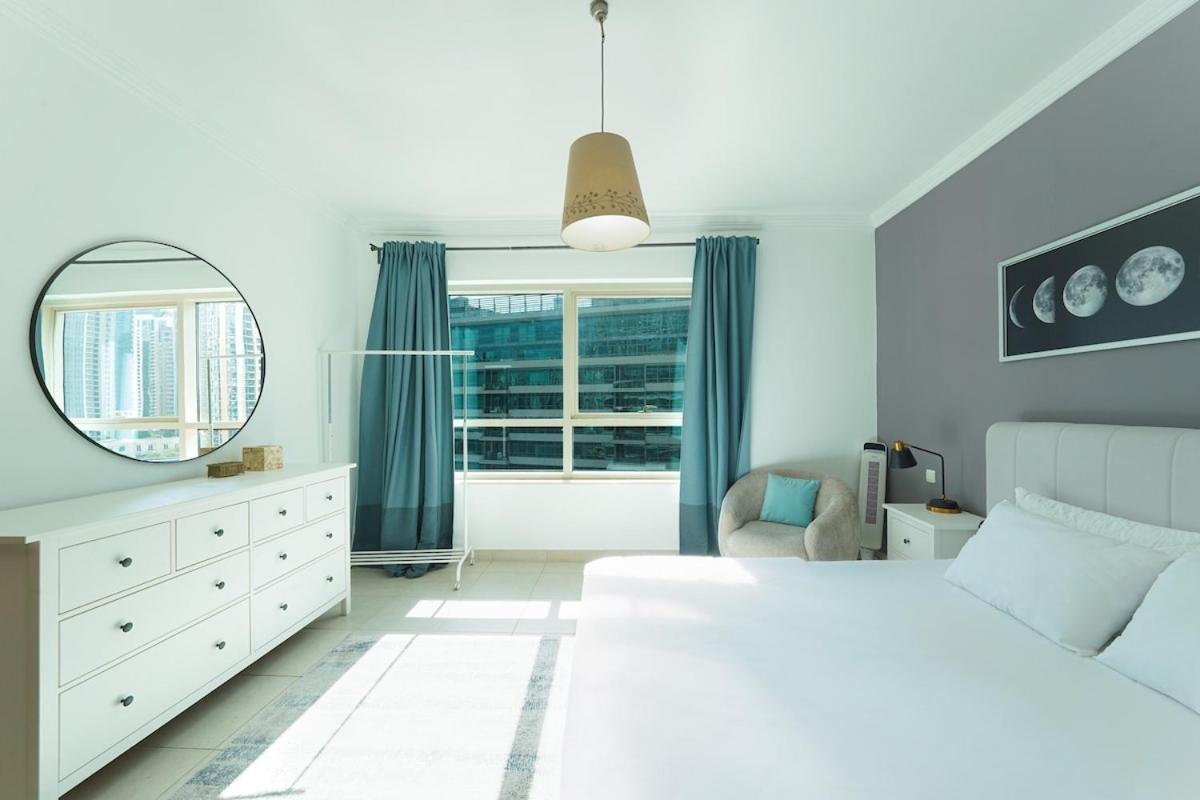 Apartment Luxury With Stunning Marina View Dubai