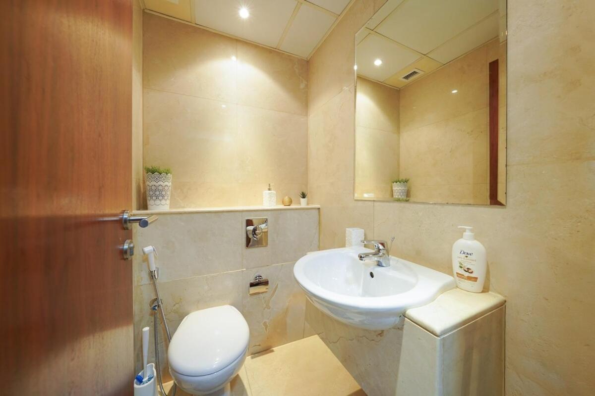 Luxury With Stunning Marina View Apartment Dubai