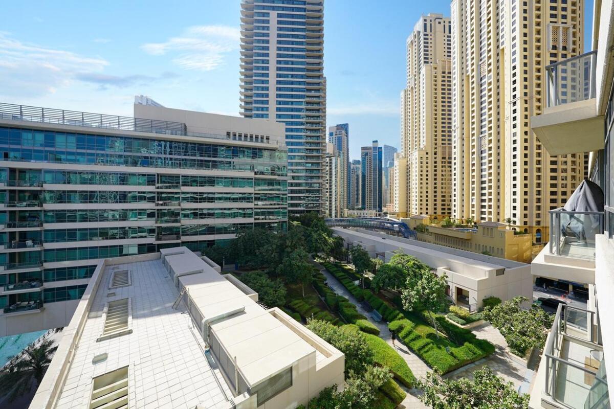 Luxury With Stunning Marina View