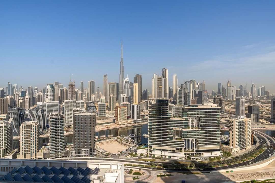 Modern 1br With Stunning Views In Business Bay Dubai