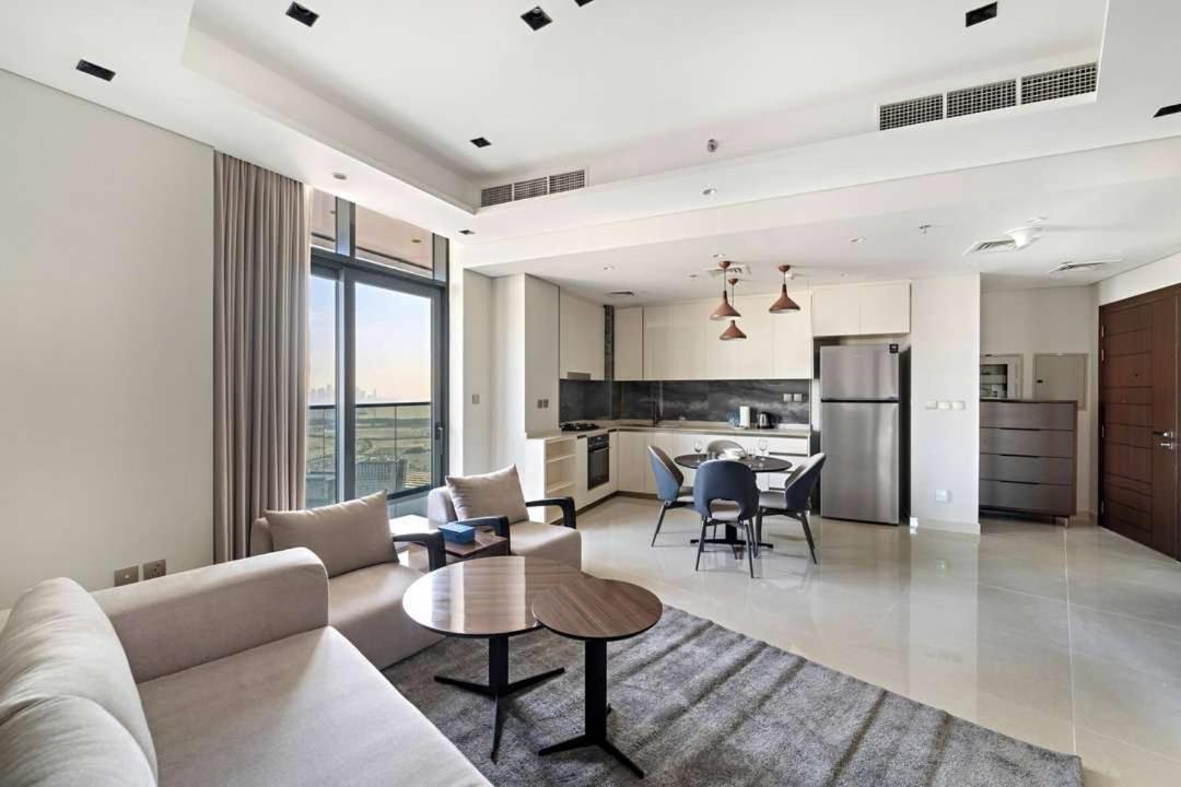 Apartment Modern 1br With Stunning Views In Business Bay *