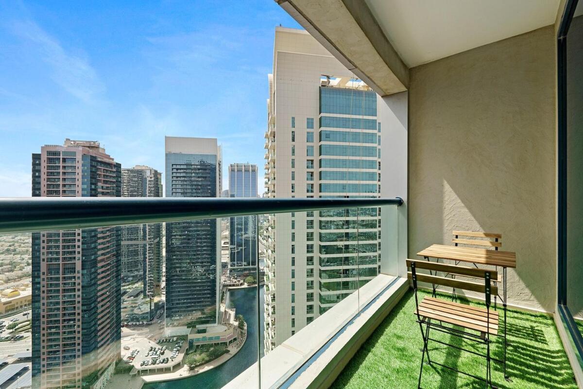 Apartment Duplex 1br With Views *