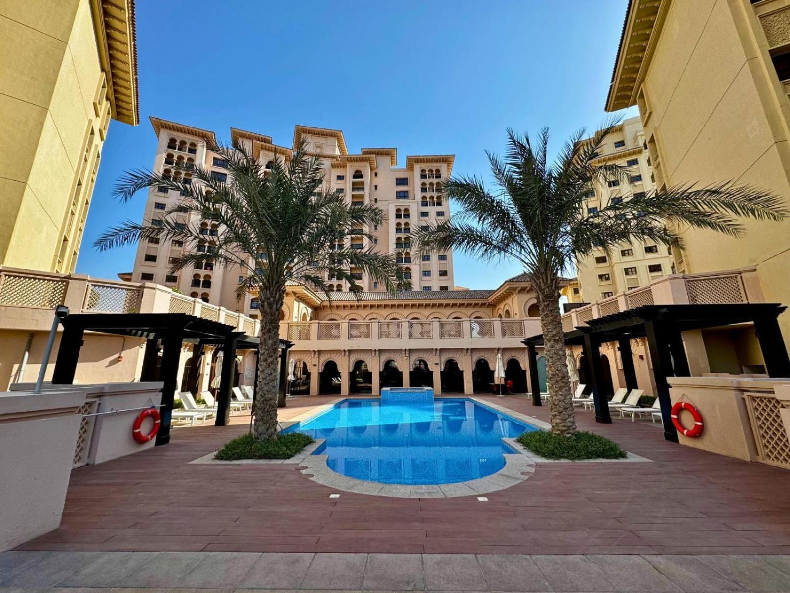 Luxury Living 1br Fully Furnished In Jumeriah Golf Estate * Dubai